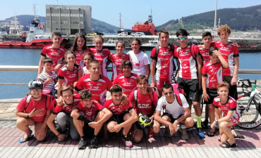 Cinco pódios para os nosos triatletas de base en Ferrol