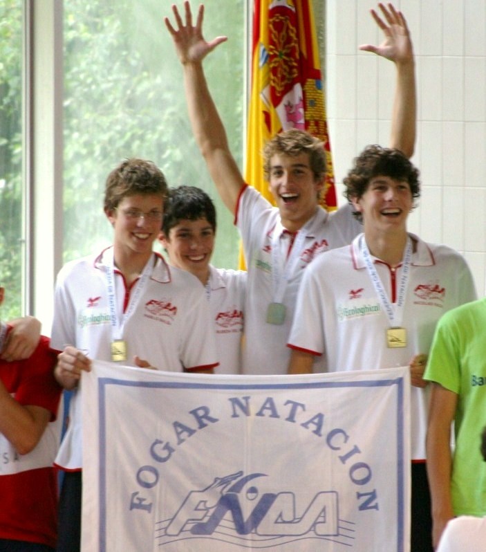 El Fogar Natación asciende también en los despachos