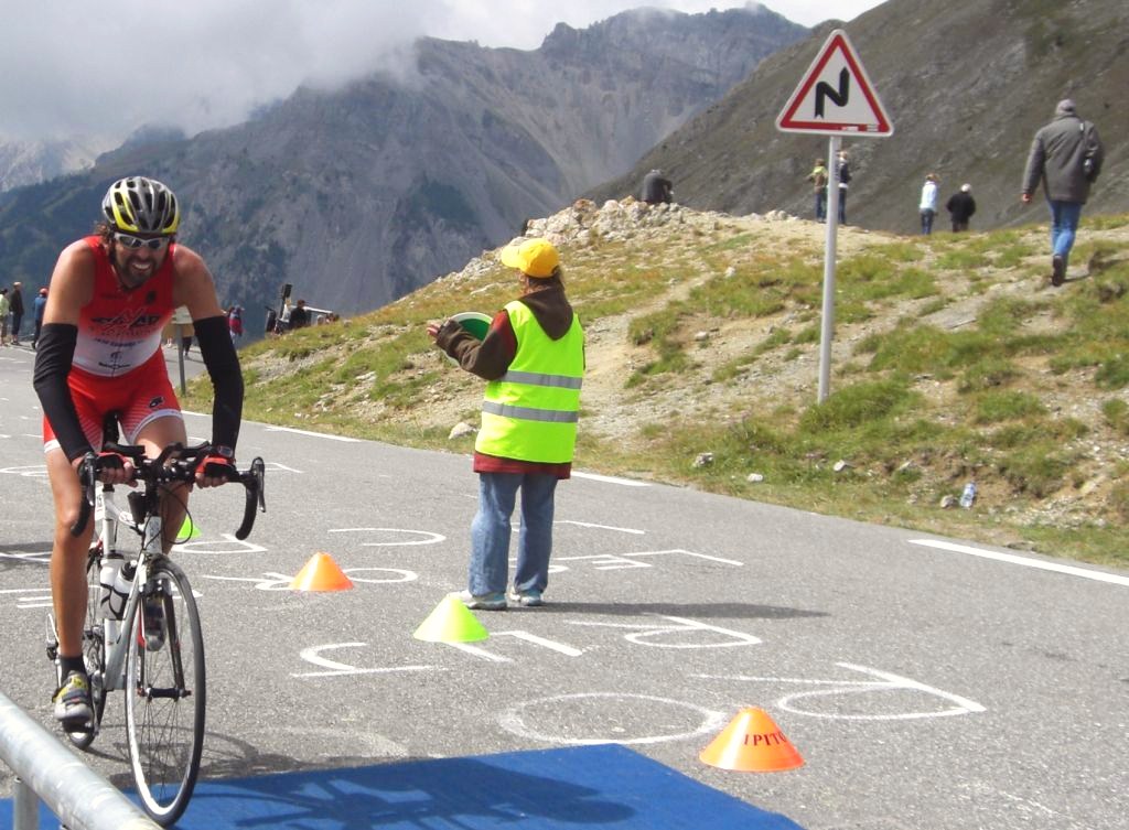 Grande la gesta de Oscar Silguero, del Fogar, en los Alpes
