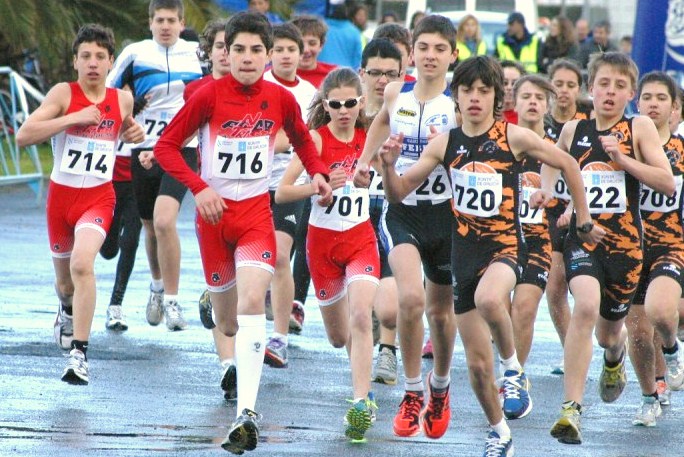 La Escuela de Triatlón moviliza este sábado a 28 deportistas