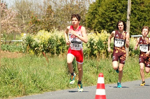 6 Nuevos podios de la Escuela de Triatlón en Elviña y Vedra