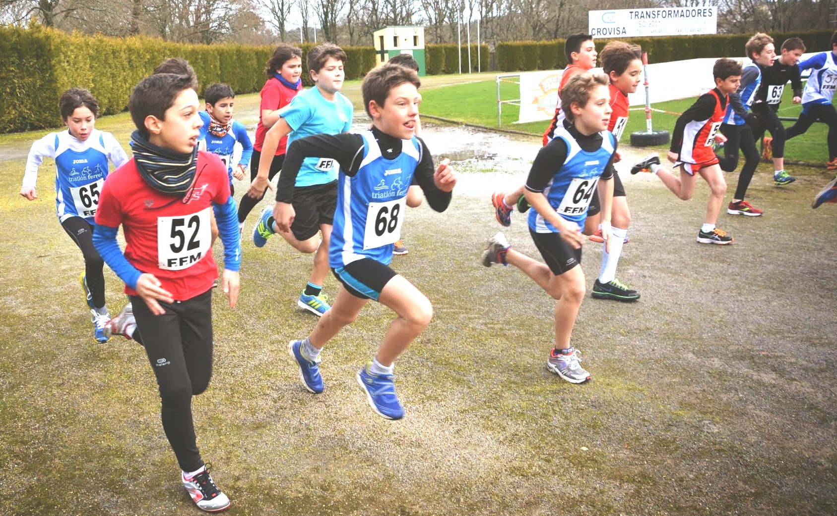 37 Jóvenes triatletas del Fogar en el Nada y Corre de Narón