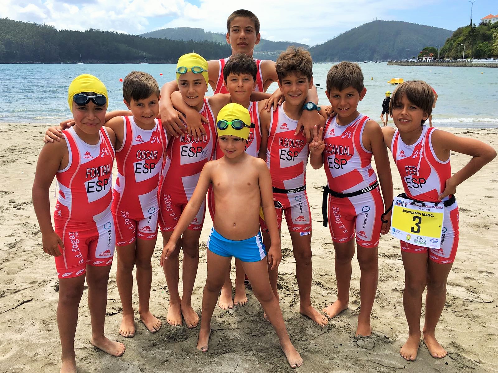 Nuestros triatletas de base se traen tres bronces de Cedeira