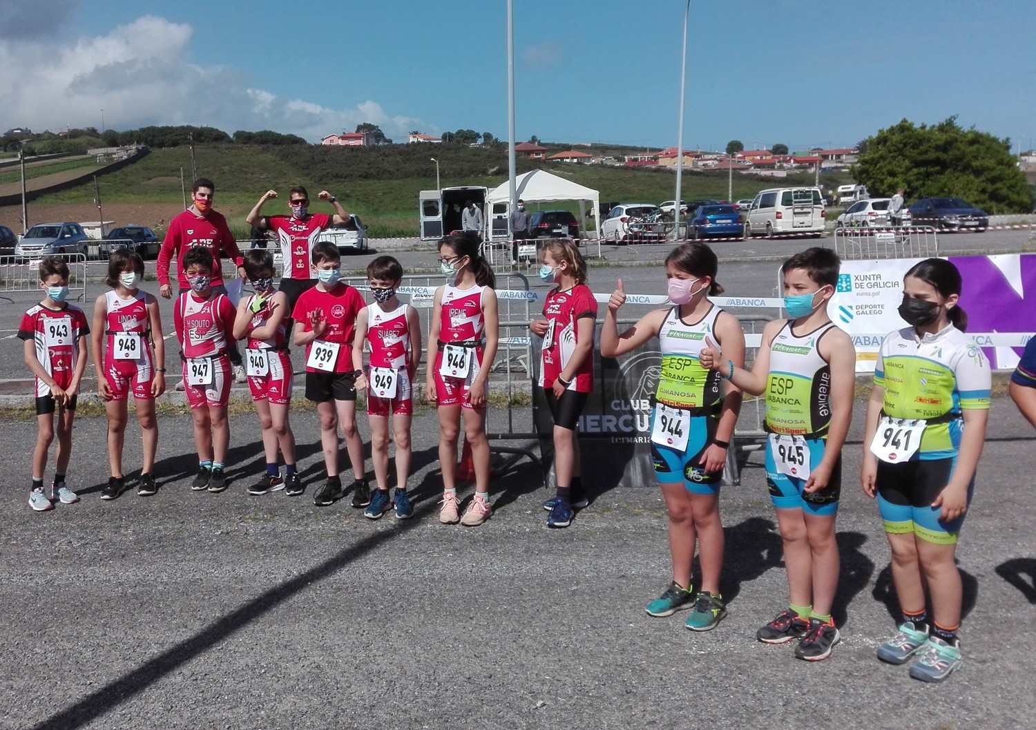 Os triatletas de base voltaron a competir no Dúatlon de Arteixo 