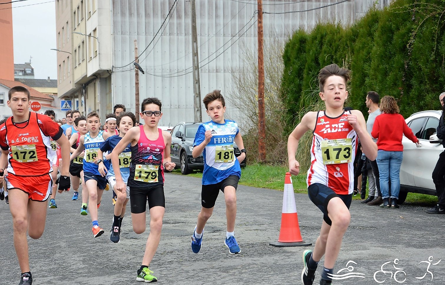 Oito dos nosos triatletas acoden á Final Galega do Nada e Corre