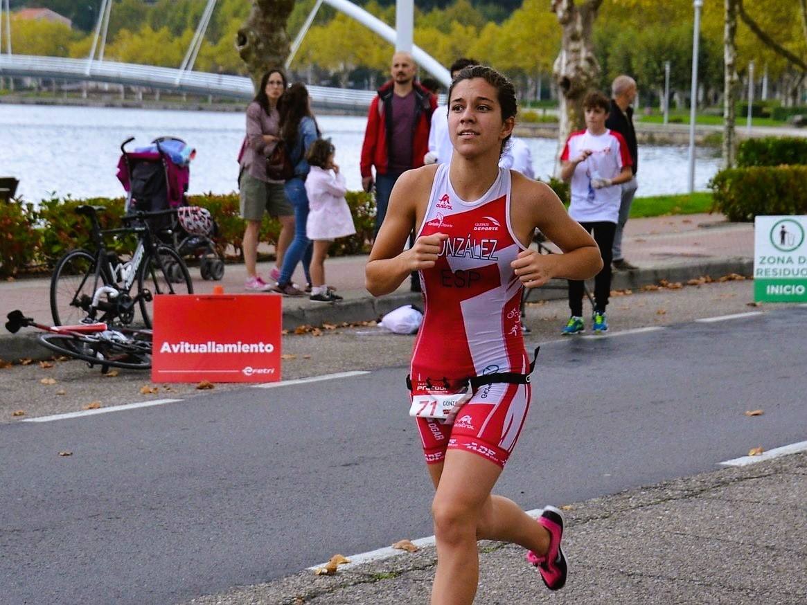 Bronce júnior de Marta González Rivas no Tríatlon de Pontevedra