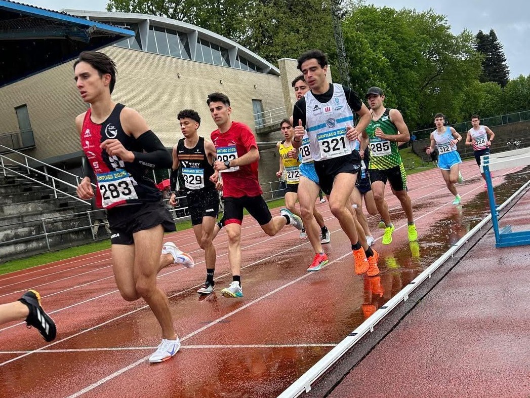 Iago Prada acada o bronce galego sub 20 nos 5.000 metros lisos