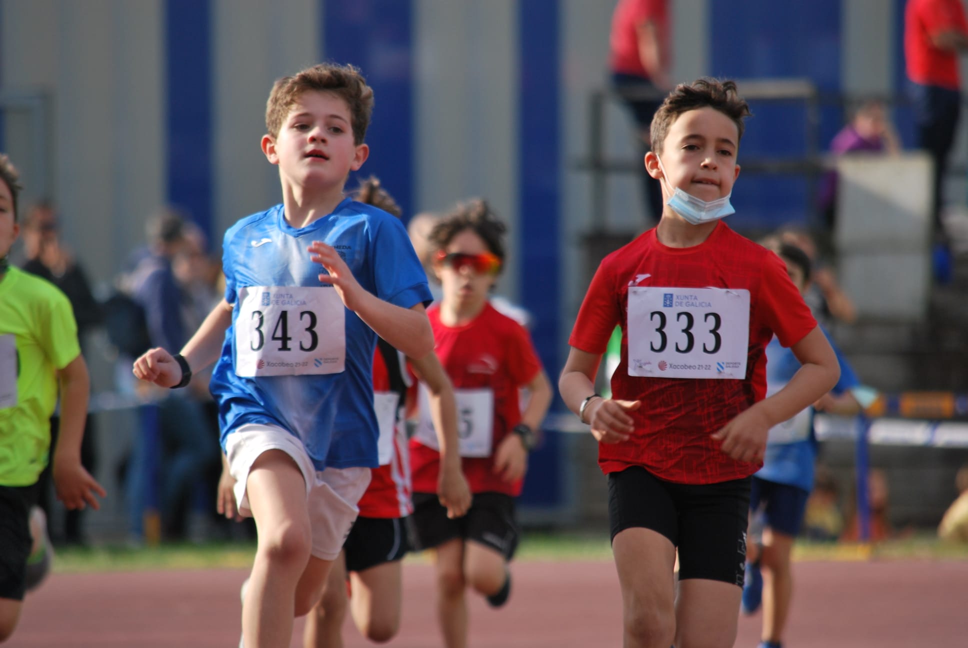 A nosa sección de atletismo continúa progresando desde a base
