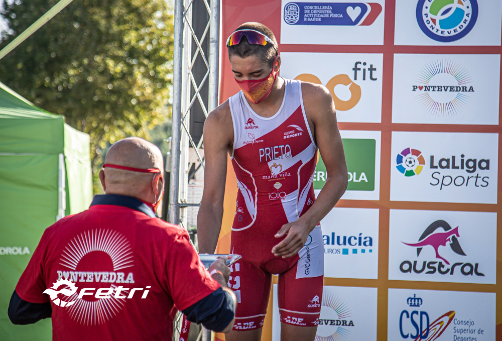 Andrés Prieto compite no Tríatlon Porta de Palmas de Badaxoz