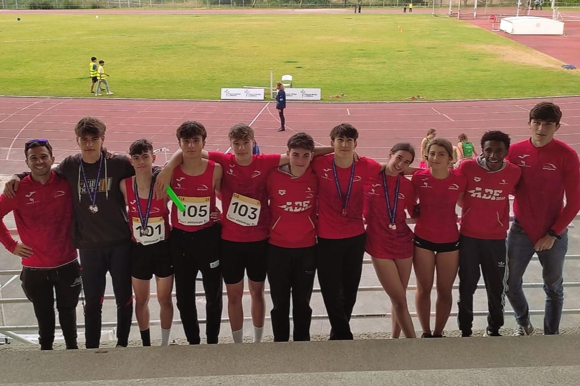 4 medallas e 6 récords do club no Campionato Galego Sub 16 e 18
